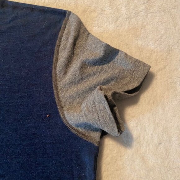 America Eagle Outfitters Short Sleeve Women's Medium Blue/Gray T-Shirt - Picture 2 of 4